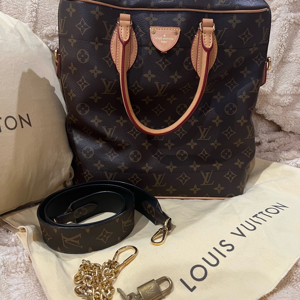 Louis Vuitton Monogram Carryall Handbag